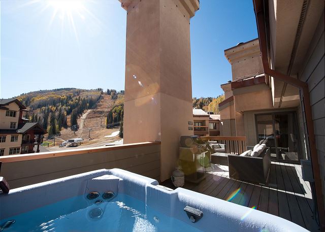 Remodeled Penthouse - Ski In/Out - Huge Decks/Views - Private Hot Tub/Sauna 2