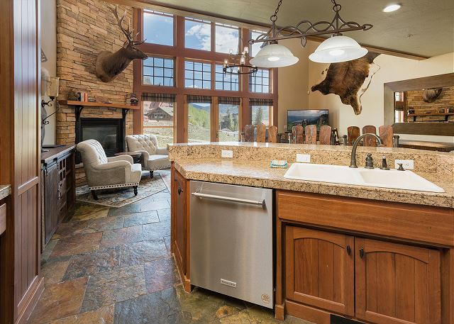 Luxury Townhome - Ski in/Ski Out - Foosball - Best Location 9