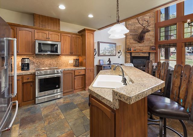 Luxury Townhome - Ski in/Ski Out - Foosball - Best Location 7