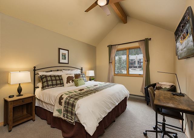 Charmed Chateau | Pool, HotTub, Ski Shuttle, Tennis, Mtn Views! Cascade #350 8