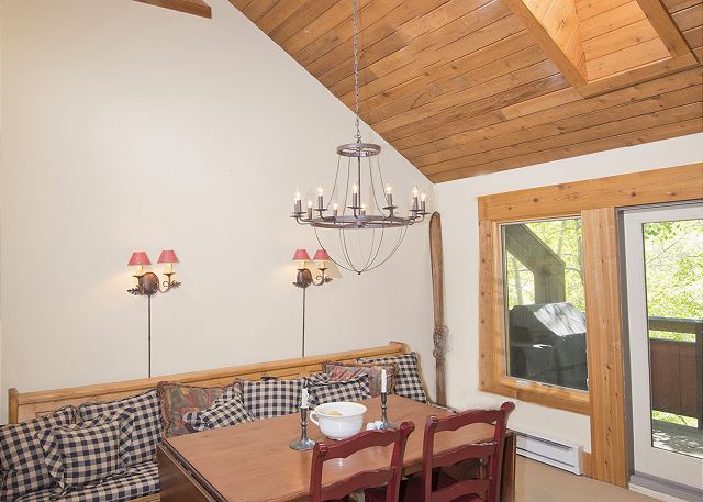 Vail Mountain Condo-5 minutes from Vail Village - On Free Ski Bus Route 9