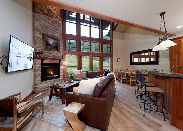 Luxury Townhome - Ski in/Ski Out - Best Location - Arcade Game 4