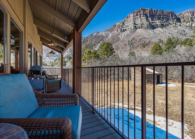 Corner Unit (#590) - Great Views - Golf Privileges - AC 8