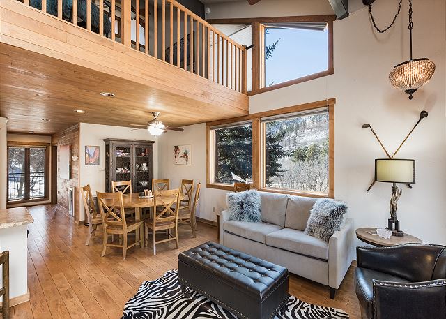 Corner Unit (#590) - Great Views - Golf Privileges - AC 3