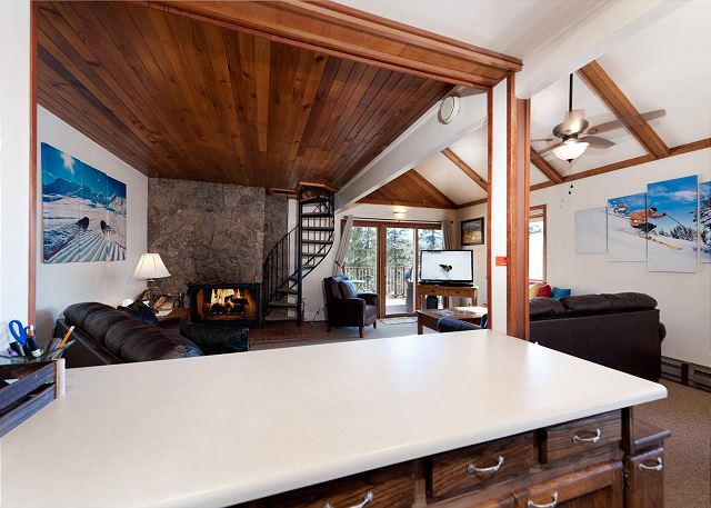 Pet Friendly - Affordable Ski in/Ski Out Condo - New Furniture - Views & Deck 8