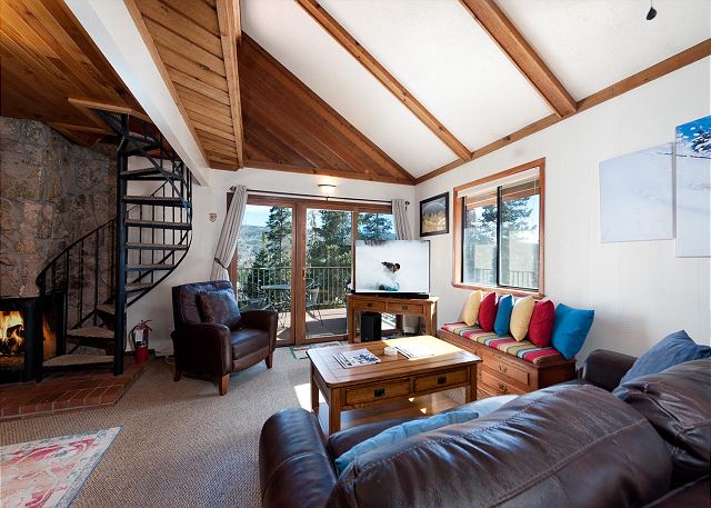 Pet Friendly - Affordable Ski in/Ski Out Condo - New Furniture - Views & Deck 5