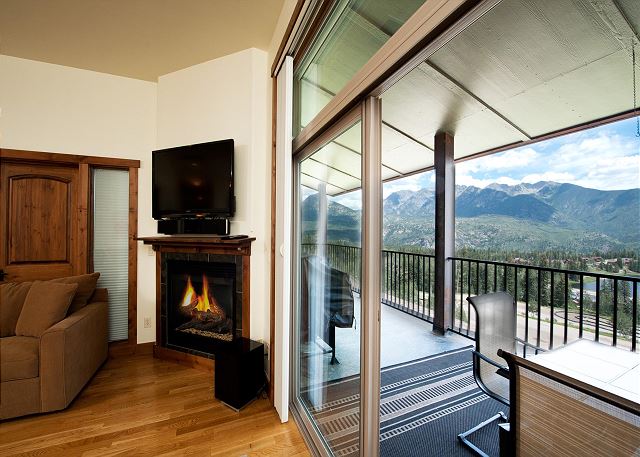 Luxury Condo by Main Plaza - Walk to Slopes - Deck with Amazing Views 8