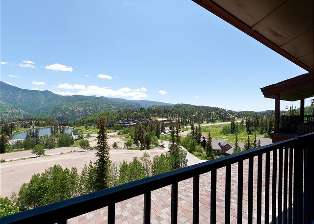 Luxury Condo by Main Plaza - Walk to Slopes - Deck with Amazing Views 3