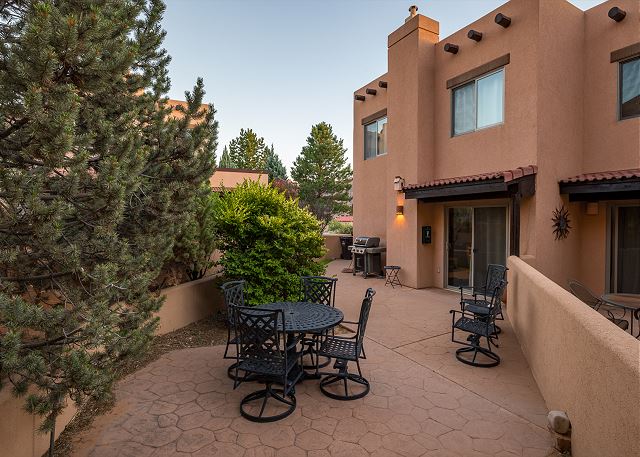 Dog Friendly Townhome - 2nd Level Deck - Red Rock Views