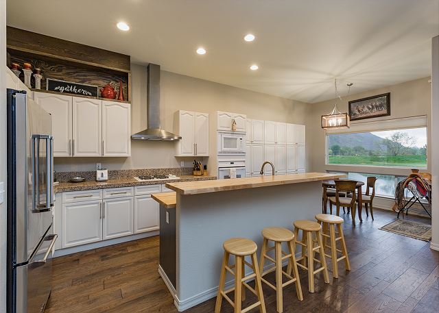 Dalton Ranch Home on the 12th Fairway - Water and Mountain Views 7