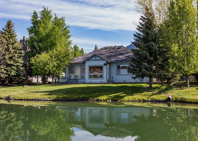 Dalton Ranch Home on the 12th Fairway - Water and Mountain Views 2