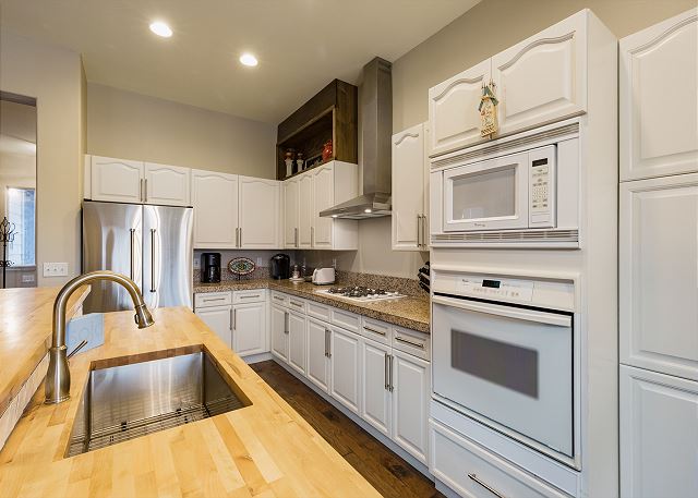 Dalton Ranch Home on the 12th Fairway - Water and Mountain Views 9