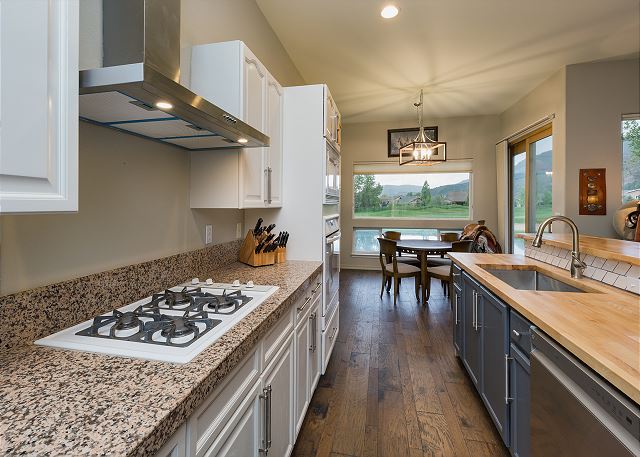 Dalton Ranch Home on the 12th Fairway - Water and Mountain Views 8