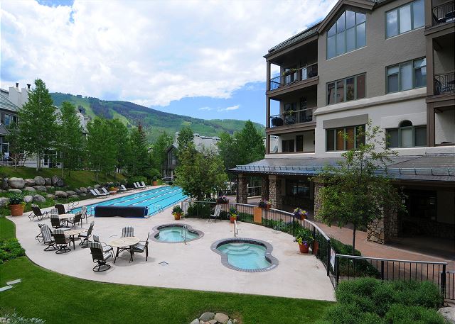 Renovated Ski-in/Ski-Out Condo | Great Location | Hot Tub & Pool 2