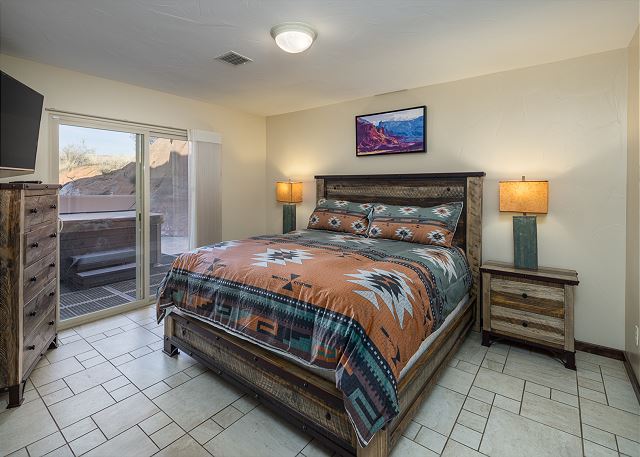 Nestled in Towering Slickrock with Private Hot Tub 10