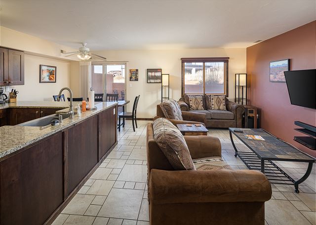 Private Hot Tub | Nestled in Towering Slickrock | Near Ntl Parks 7