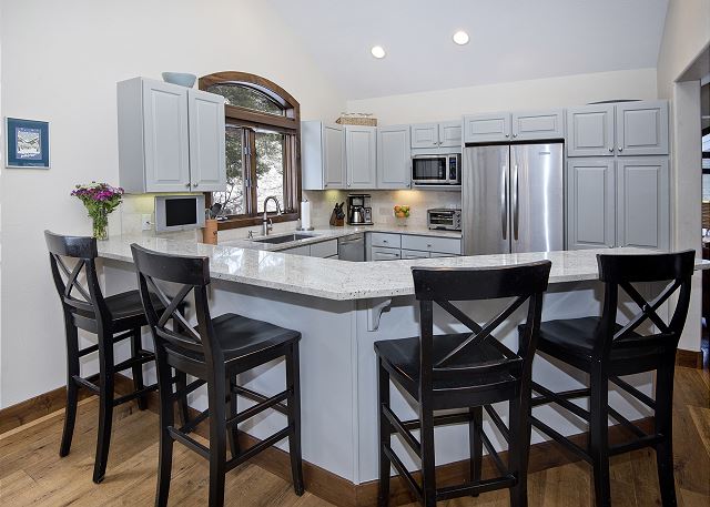 Minutes from Vail Village and Skiing - Quiet Neighborhood - Great Family Home 7