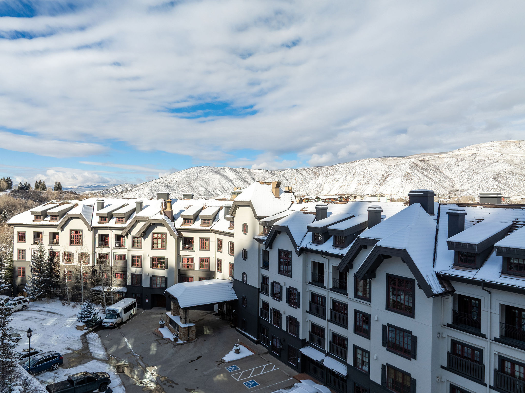 Walk to Avon | Free Shuttle to the Slopes | Heated Pool & Hot Tub | Photo 24