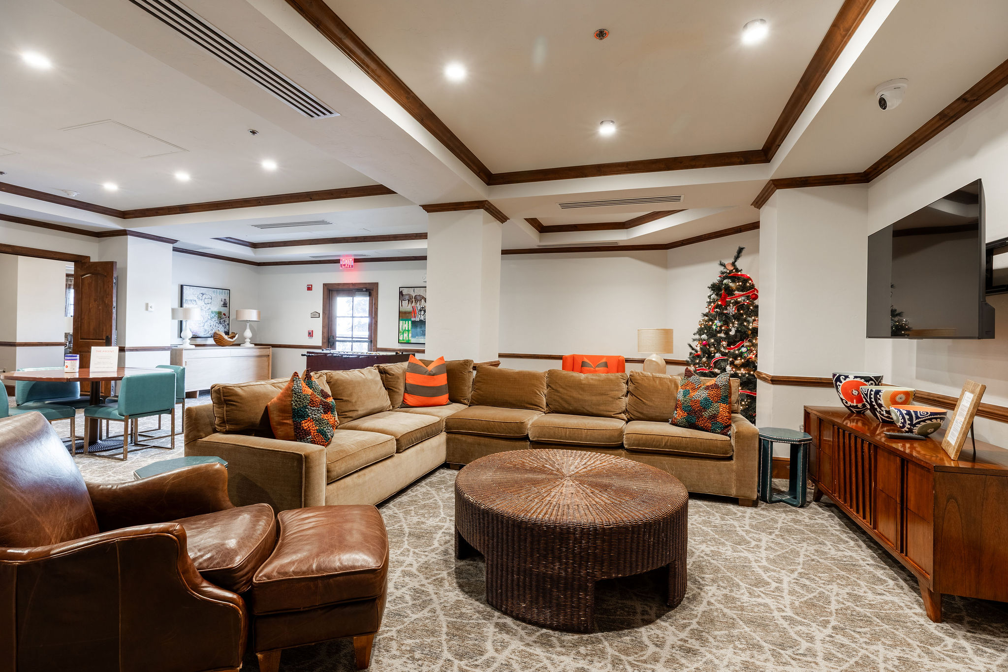 Walk to Avon | Free Shuttle to the Slopes | Heated Pool & Hot Tub | Photo 27