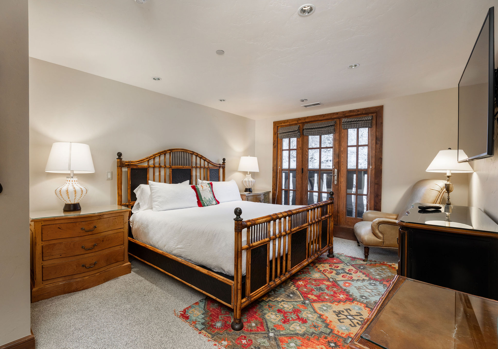 Walk to Avon | Free Shuttle to the Slopes | Heated Pool & Hot Tub | Photo 4