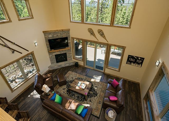 New Custom Home with Large Decks - Amazing Views - Pool Table/New Hot Tub 10