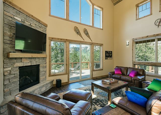 New Custom Home with Large Decks - Amazing Views - Pool Table/New Hot Tub 8