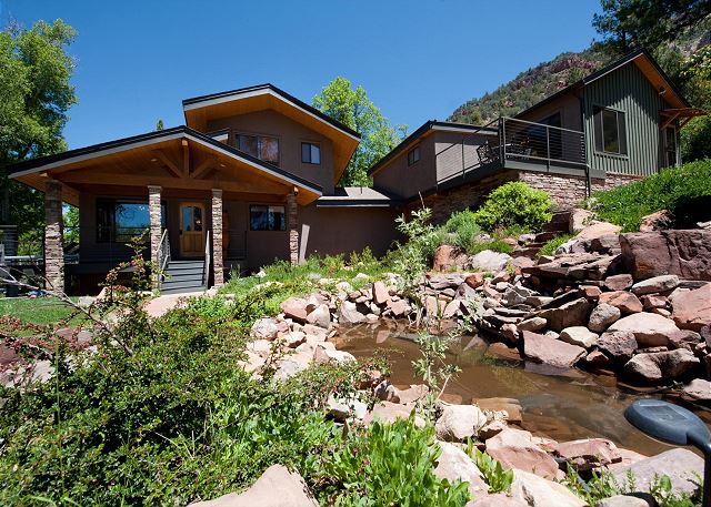 Luxury Home on 8 Acres - 9 Min. to DGO - Hot Tub/Fire Pit - Awesome Views - 10