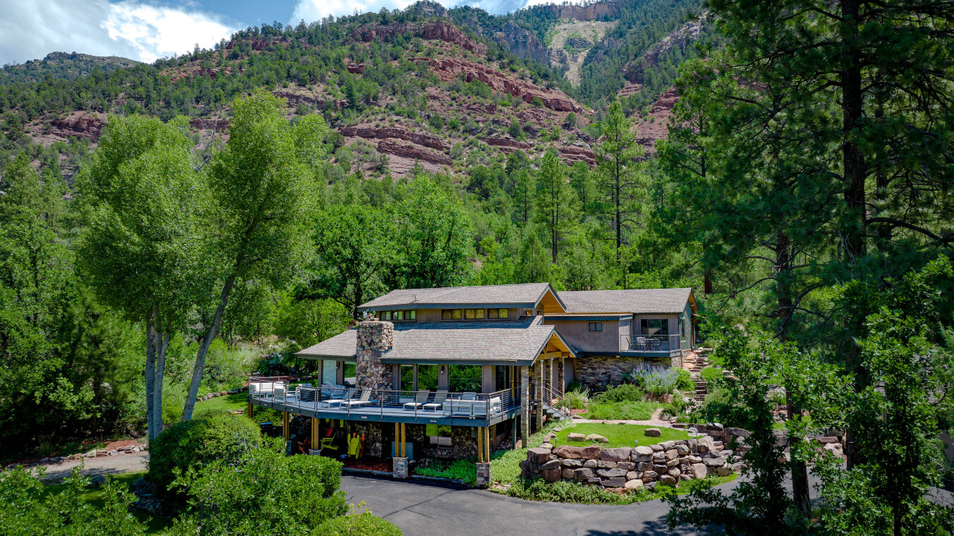 Luxury Home on 8 Acres - 9 Min. to DGO - Hot Tub/Fire Pit - Awesome Views - | Photo 2