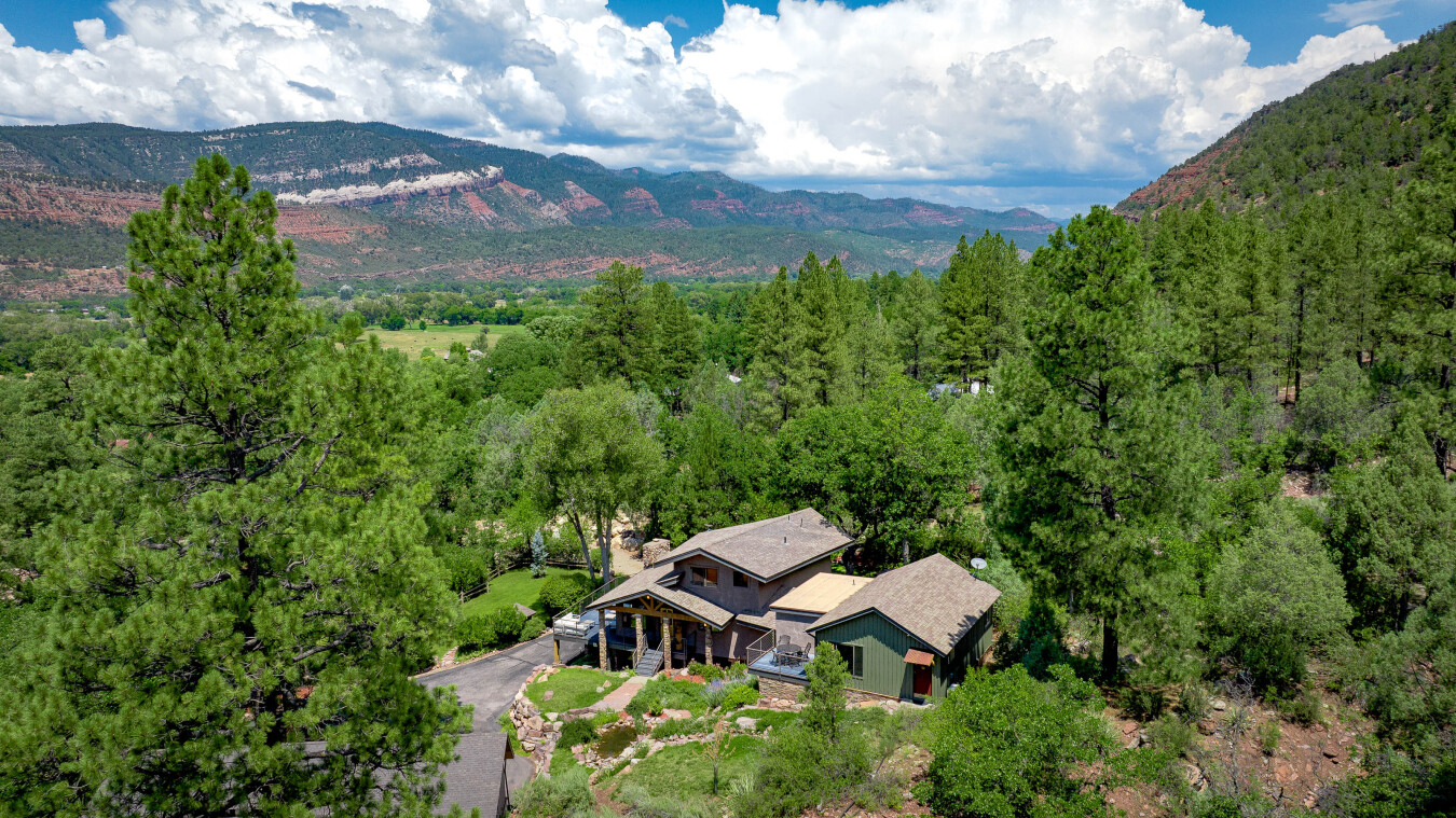 Luxury Home on 8 Acres - 9 Min. to DGO - Hot Tub/Fire Pit - Awesome Views - | Photo 10