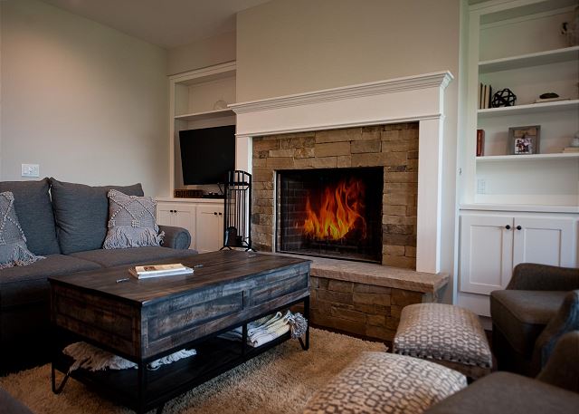 Custom Home - Amazing Views/Huge Deck - 3 miles to downtown - AC/Hot Tub 9