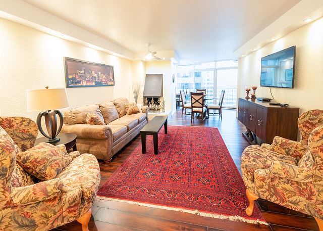 Remodeled Downtown Condo-19th floor- gym-Amazing Views 4