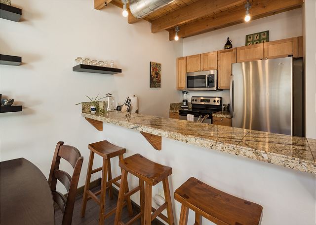 Updated Pet Friendly Condo - Walk to Main Street - Central AC 5