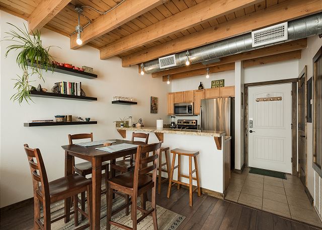 Updated Pet Friendly Condo - Walk to Main Street - Central AC 3