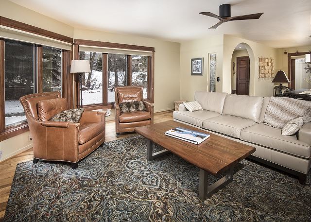 Riverfront Townhome |Private Fly Fishing on Eagle River| Great Ski Access 4