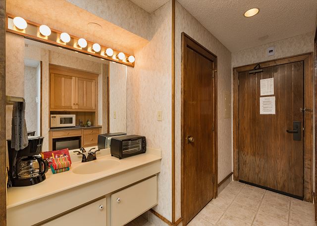 Birdie's Bluff (#102) | Mountain Views - Golf - AC/Pool/Hot Tub 8