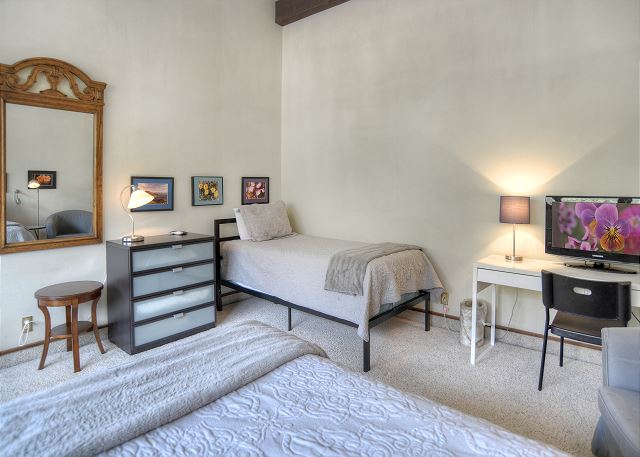 The Mulligan (#210) |10 min to Ski - A/C - Golf - Shared Pool & Hot Tub 9