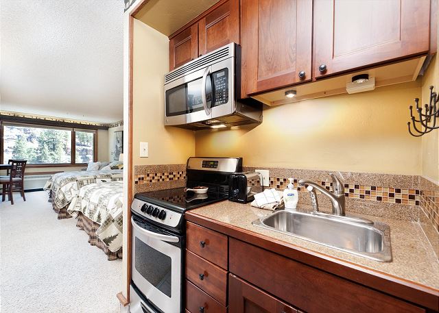 The Lazy Bear Lodge (#236) | Pool, Near Ski, Mtn Views - Golf/AC/Hot Tub 8