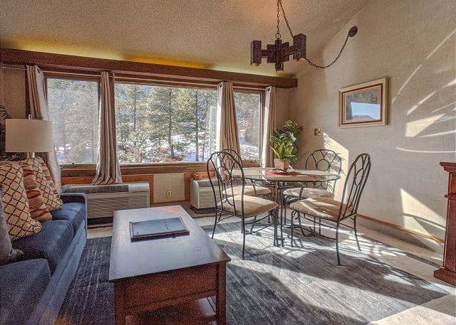The Hideout (#314) | 10 min to Ski, AC, Golf, Pool, HotTub, Pickleball 2