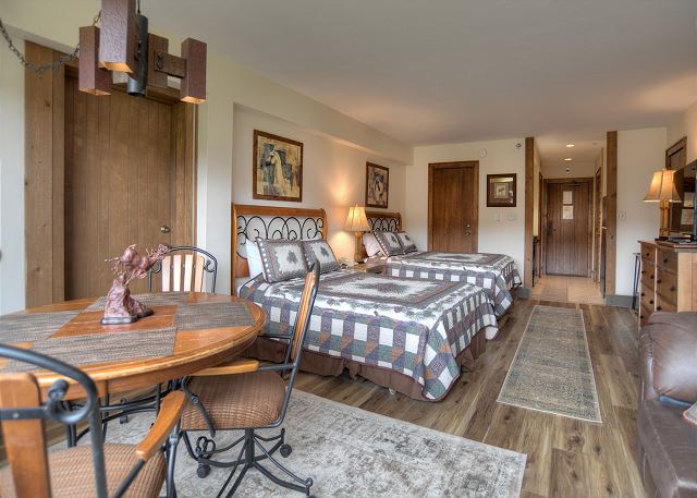 Spectacular Palisade Panorama (#414) | Near Ski - Golf - AC/Pool/Hot Tub 2