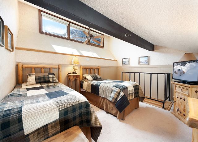 Log Cabin in the Lodge (#506) | Views, Golf, AC/Pool/Hot Tub - Near Ski 8