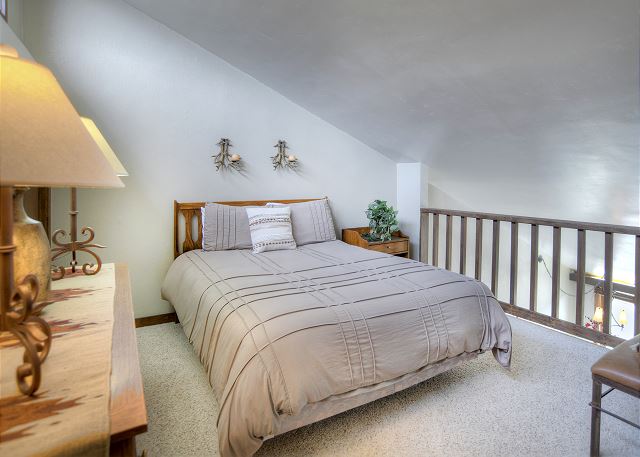 Skyline Loft (#511) | Near Ski - Golf - Mtn Views - AC/Pool/Hot Tub 3