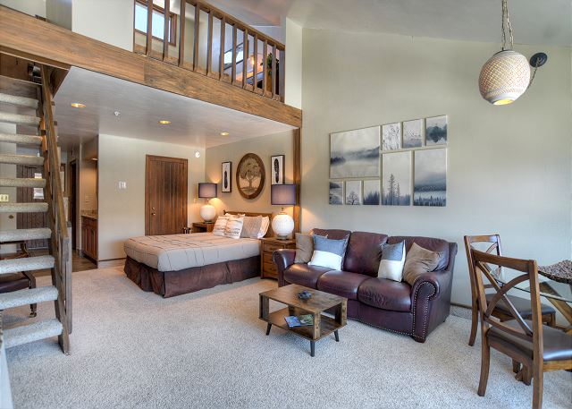 Skyline Loft (#511) | Near Ski - Golf - Mtn Views - AC/Pool/Hot Tub 3