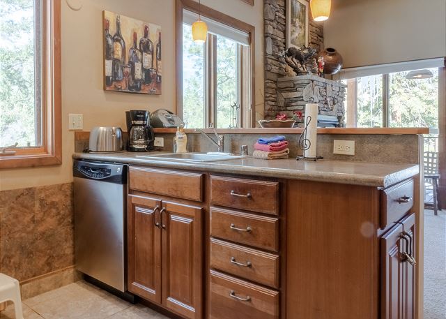 Elk Ridge (#599) | 10 min to Ski - Private Deck - Golf/AC/ Pool/Hot Tub 6
