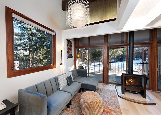 Modern Tee (#761) | 10 min to Ski - On Golf Course - AC/Pool/Hot Tub 2