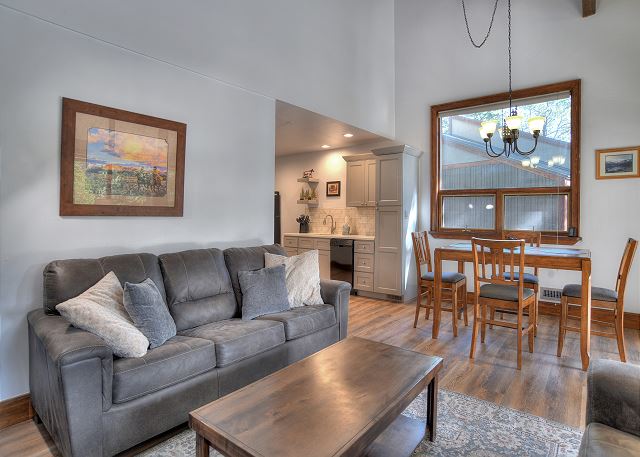 Whistle Stop | AC, Pool, Hot Tub, Golf & Ski 8