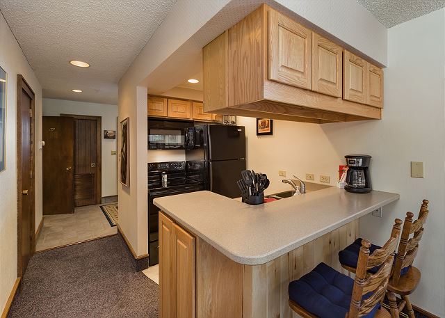 Whistle Stop (#818) | 10 min to Ski - Private Deck - Golf - AC/Pool/HotTub 6