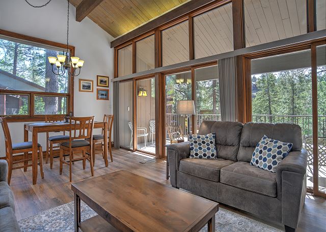 Whistle Stop | AC, Pool, Hot Tub, Golf & Ski