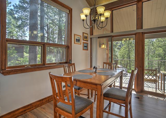 Whistle Stop | AC, Pool, Hot Tub, Golf & Ski 10