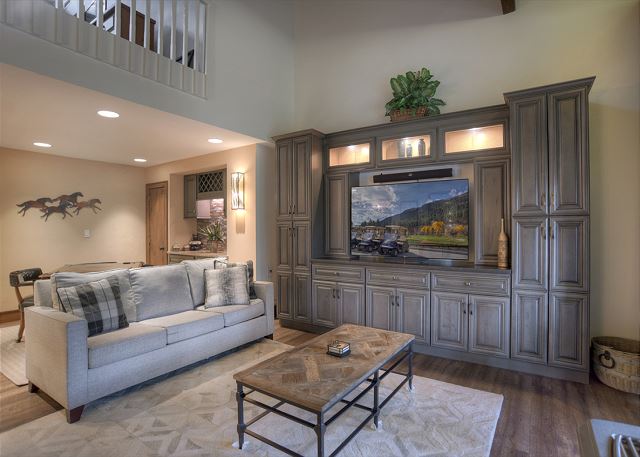 Pine Bluff (#822) | 10 Min to Ski | Deck | Golf Access | AC & Pool 2