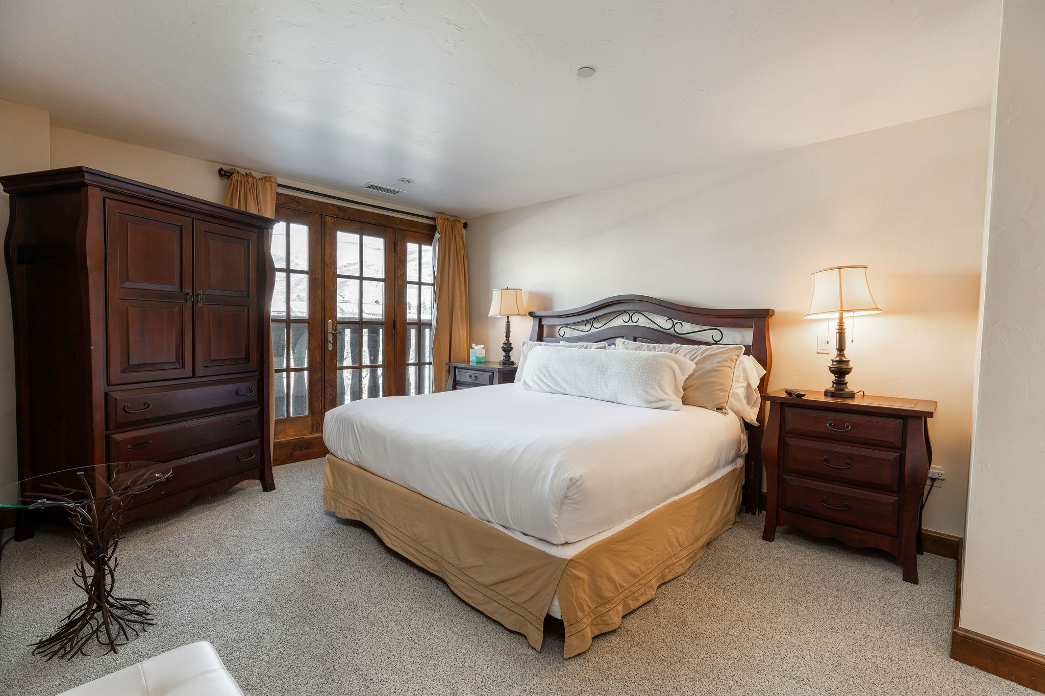 Walk to Avon | Free Shuttle to the Slopes | Pool & Hot Tub! | Photo 6